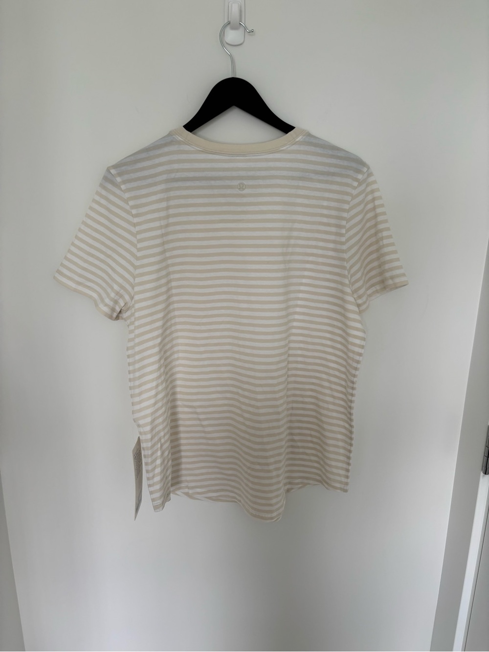 Lululemon Love Crew Tee – White/Light Beige Stripe – Size 12 – NWT - Picture 5 of 6
